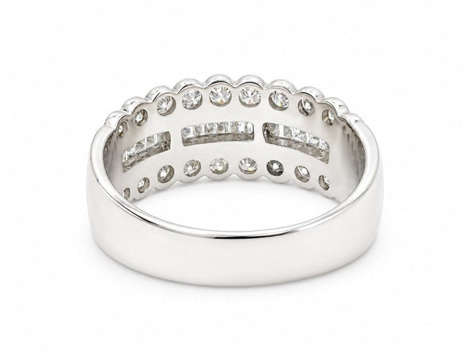 Bague 57.5 Bague bandeau en or blanc 18 carats, diamants taille brillant et baguette, 1,20 ct 58 Facettes 30684