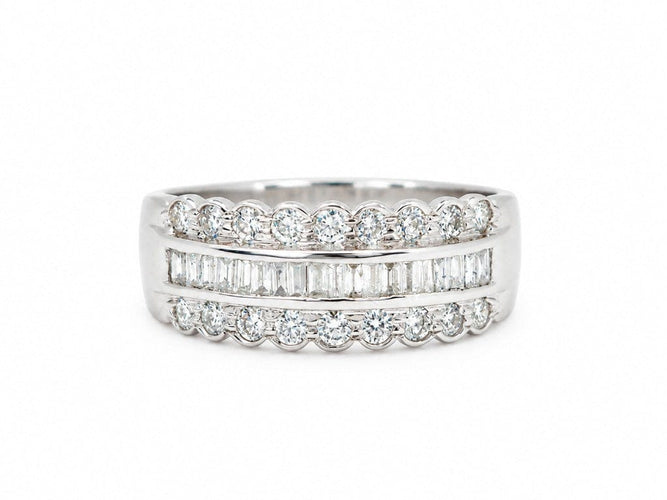 Bague 57.5 Bague bandeau en or blanc 18 carats, diamants taille brillant et baguette, 1,20 ct 58 Facettes 30684