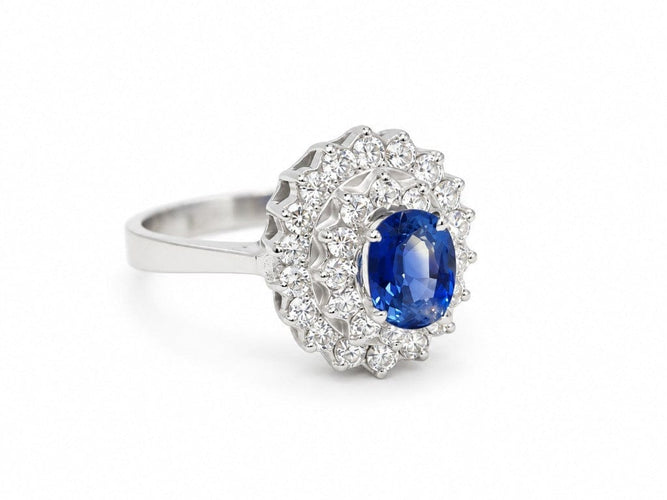 Bague 55 Bague double entourage en or blanc, saphir ovale 0,85 ct et diamants 0,50 ct 58 Facettes 32091