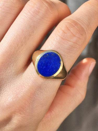 Bague 59.5 Bague chevalière en or jaune 18k avec lapis-lazuli 58 Facettes 310