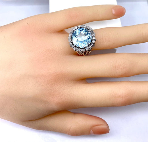 Bague 53 Bague en or blanc 18 carats, aigue-marine et diamants 58 Facettes AB754