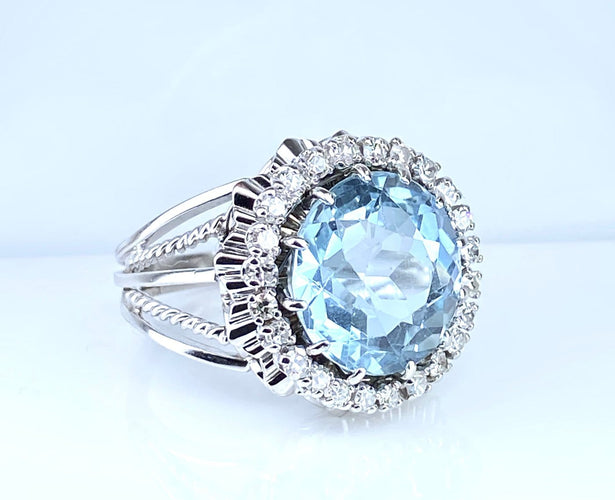 Bague 53 Bague en or blanc 18 carats, aigue-marine et diamants 58 Facettes AB754