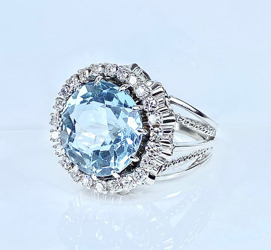Bague 53 Bague en or blanc 18 carats, aigue-marine et diamants 58 Facettes AB754