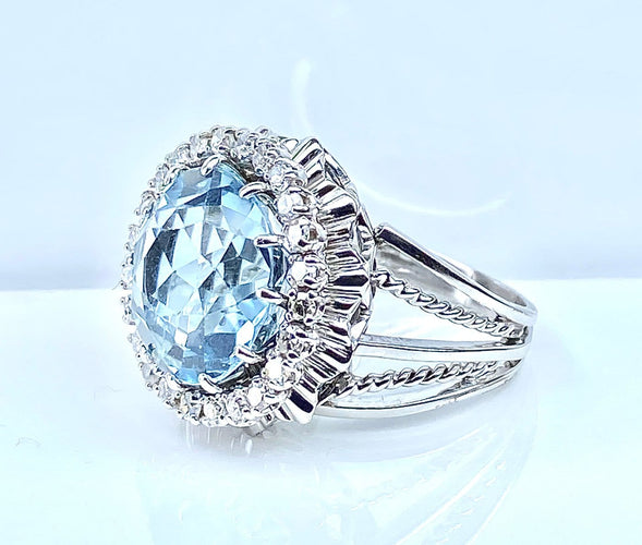 Bague 53 Bague en or blanc 18 carats, aigue-marine et diamants 58 Facettes AB754