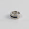 Bague 50 Bague jonc en or blanc 18 carats, saphirs baguette et diamants 58 Facettes