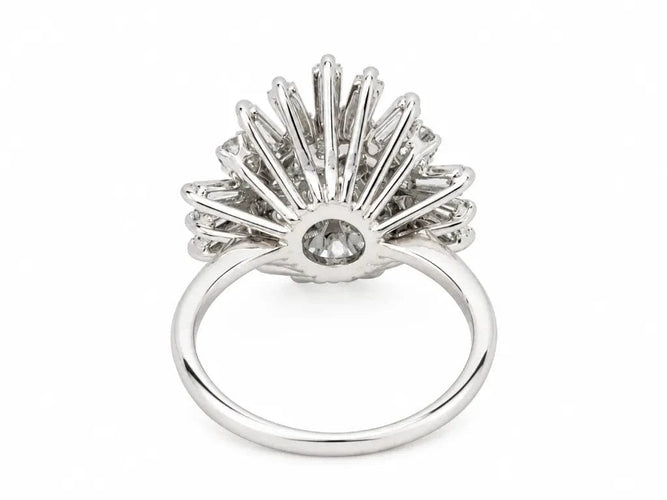 Bague 51 Bague Marguerite Soleil vintage en or blanc 18 carats, diamants 1,70 ct 58 Facettes 32087