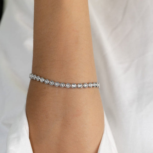 Bracelet Bracelet tennis en or blanc 18 carats, diamants 1,38 ct 58 Facettes