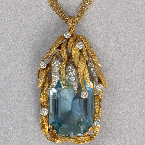 Pendentif Pendentif vintage des années 1970 en or jaune 18 carats, aigue-marine et diamants 58 Facettes
