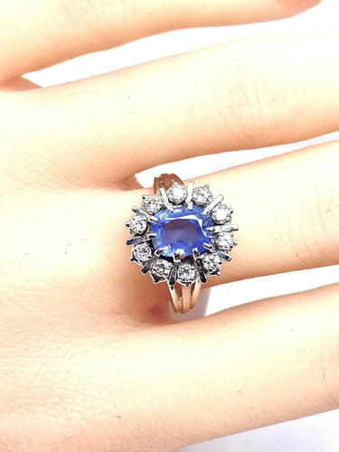 Bague 56 Bague marguerite en or blanc 18 carats, saphir de Ceylan et diamants 58 Facettes AB750