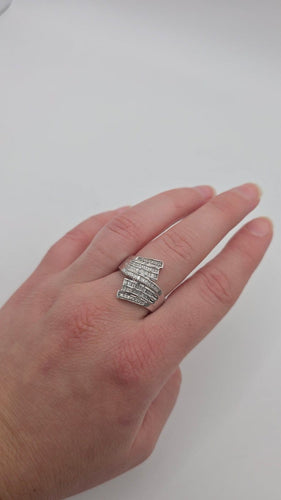 Bague 61 MATY - Bague bandeau croisée en or gris 18 carats et diamants 0,50 ct 58 Facettes BAGUE MATY