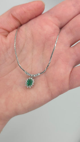 Collier MATY - Collier avec pendentif en or gris 750/1000, émeraude ovale et diamants taille brillant 58 Facettes Collier MATY
