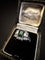 Bague 54 Bague en platine avec émeraude et diamants, années 1950 58 Facettes Ref 4323MT