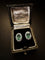 Boucles d'oreilles Boucles d’oreilles en or blanc 18k avec émeraudes et diamants 58 Facettes Ref. 140MP
