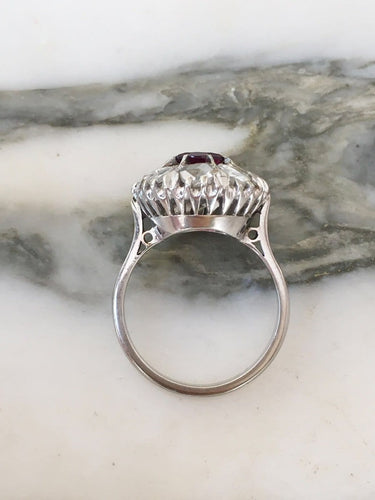 Bague 55.5 Bague marguerite en or blanc 18k, grenat rhodolite et diamants 58 Facettes 313