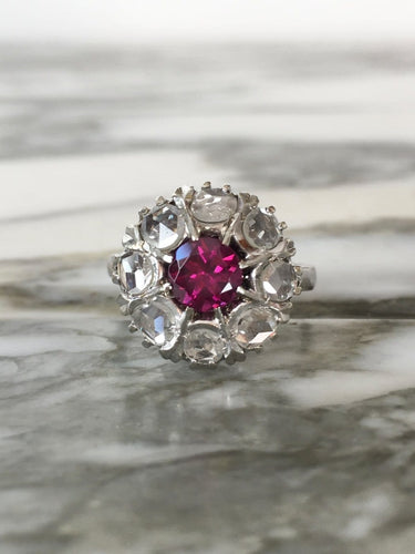 Bague 55.5 Bague marguerite en or blanc 18k, grenat rhodolite et diamants 58 Facettes 313
