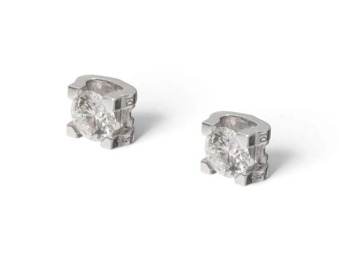 Boucles d'oreilles Cartier - Puces d’oreilles C de Cartier en or blanc 18k avec diamants 58 Facettes 277457