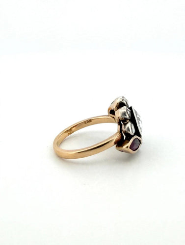 Bague 54 Bague cluster ancienne en or 18k, diamant central et rubis navette 58 Facettes 609/26 A SHD