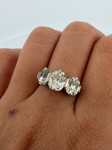 Bague 53 Bague trilogie Art déco en or blanc 18 carats avec diamants taille ancienne 58 Facettes 607/26 A