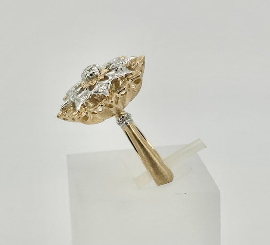 Bague 53 Bague ciselée en or jaune et blanc 18 carats, diamants 58 Facettes Bague Cisele