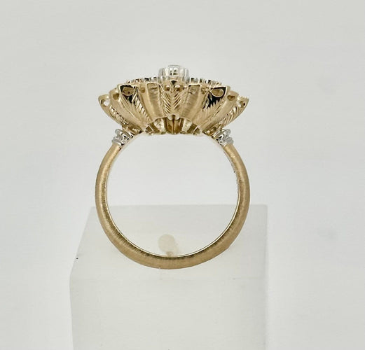 Bague 53 Bague ciselée en or jaune et blanc 18 carats, diamants 58 Facettes Bague Cisele
