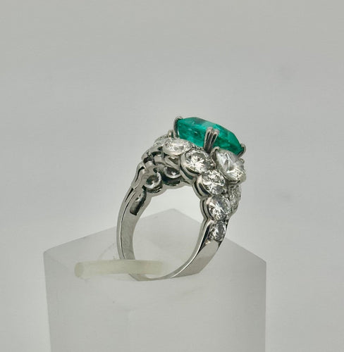 Bague 53 Bague en platine, émeraude et diamants 58 Facettes Bague émeraude & Dia