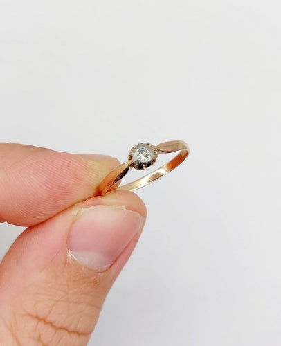 Bague 57 Bague solitaire en or rose 18k et platine, diamant taille ancienne, vers 1890 58 Facettes A07992