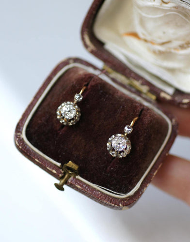 Boucles d'oreilles Boucles d’oreilles dormeuses anciennes - Diamants, or rose et platine 58 Facettes