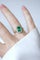 Bague 55 Bague marguerite ancienne en or jaune 18k, émeraude de Colombie et diamants 58 Facettes