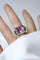 Bague 56 Bague chevalière Art déco en platine, rubis birmans et diamants 58 Facettes