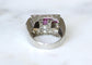 Bague 56 Bague chevalière Art déco en platine, rubis birmans et diamants 58 Facettes