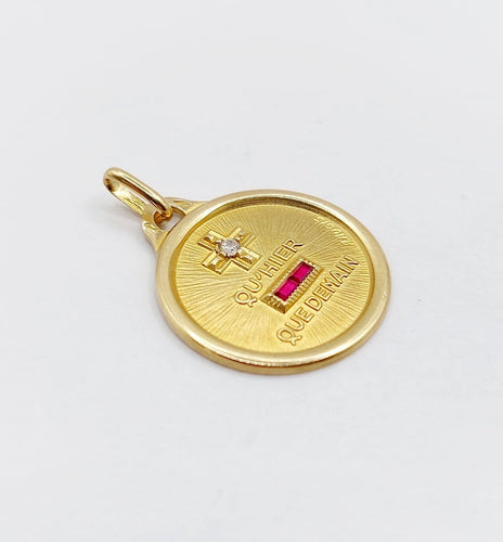 Pendentif Augis - Pendentif médaille d’amour en or 18k, diamant et rubis, 18 mm 58 Facettes A08008