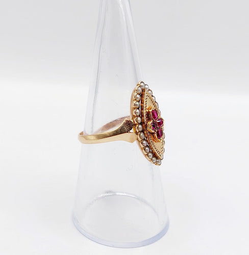 Bague 56 Bague marquise victorienne en or rose 18k, rubis et perles, vers 1890 58 Facettes A08014