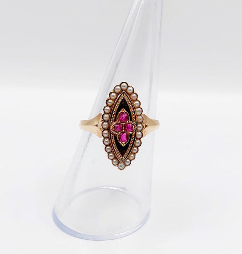 Bague 56 Bague marquise victorienne en or rose 18k, rubis et perles, vers 1890 58 Facettes A08014