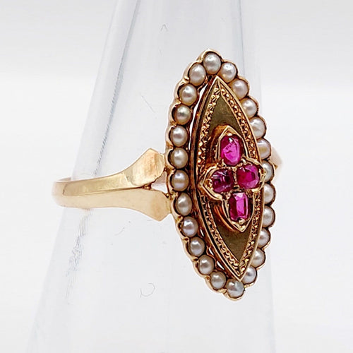 Bague 56 Bague marquise victorienne en or rose 18k, rubis et perles, vers 1890 58 Facettes A08014