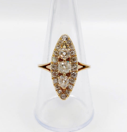 Bague 57.5 Bague marquise en or 18k, diamants taille ancienne, vers 1920 58 Facettes A08017