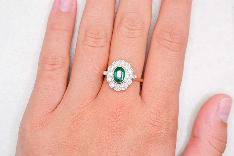 https://cdn.shopify.com/s/files/1/0963/7950/2920/files/bague-ancienne-vintage_a2cd2360-d613-4625-a4f5-5dc13f6b8bd8.jpg?v=1789547993