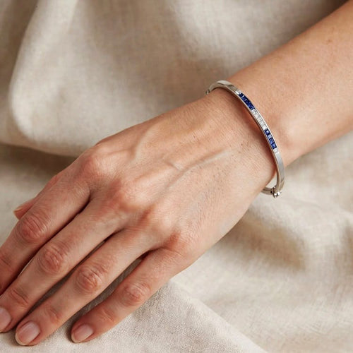 Bracelet Guidetti - Bracelet rigide en or blanc 18 ct, diamants et saphirs 58 Facettes G4052