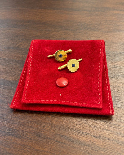 Cartier - Boutons de col en or jaune 18 carats et saphirs bleus 58 Facettes B26386