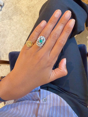 Bague 50 Bague marquise en or blanc et platine, émeraude et diamants 58 Facettes vzvzlzl