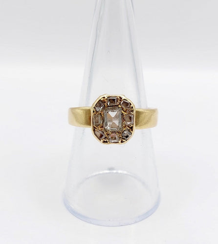 Bague 56 Bague chevalière ancienne en or 18k et diamants taille table, vers 1890 58 Facettes A08021