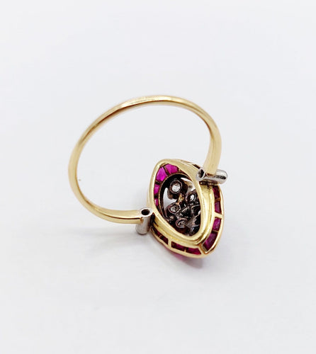 Bague 56 Bague marquise Art déco en or 18k, diamants taille ancienne et rubis calibrés 58 Facettes A08023