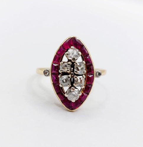 Bague 56 Bague marquise Art déco en or 18k, diamants taille ancienne et rubis calibrés 58 Facettes A08023