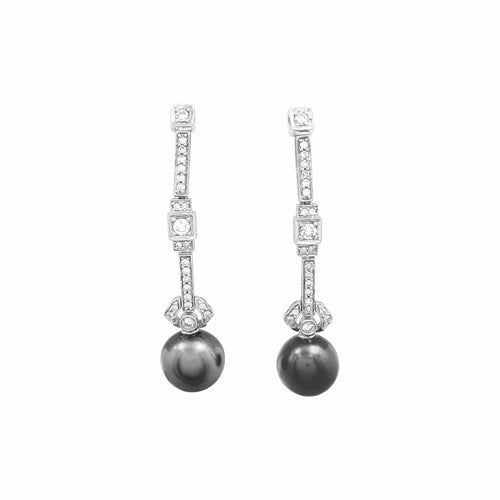 Boucles d'oreilles Boucles d’oreilles pendantes en or blanc 750/000, diamants et perles de Tahiti 58 Facettes 36092