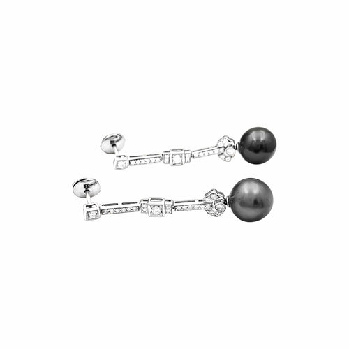 Boucles d'oreilles Boucles d’oreilles pendantes en or blanc 750/000, diamants et perles de Tahiti 58 Facettes 36092