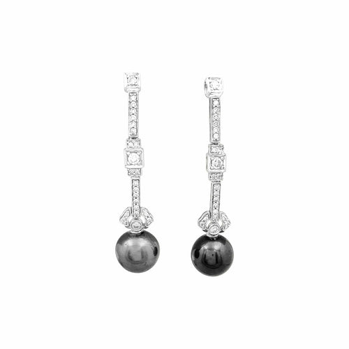 Boucles d'oreilles Boucles d’oreilles pendantes en or blanc 750/000, diamants et perles de Tahiti 58 Facettes 36092