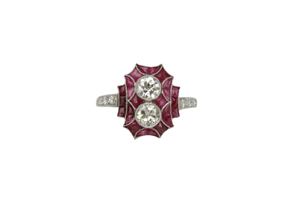 Bague de style Art déco en platine, diamants et rubis