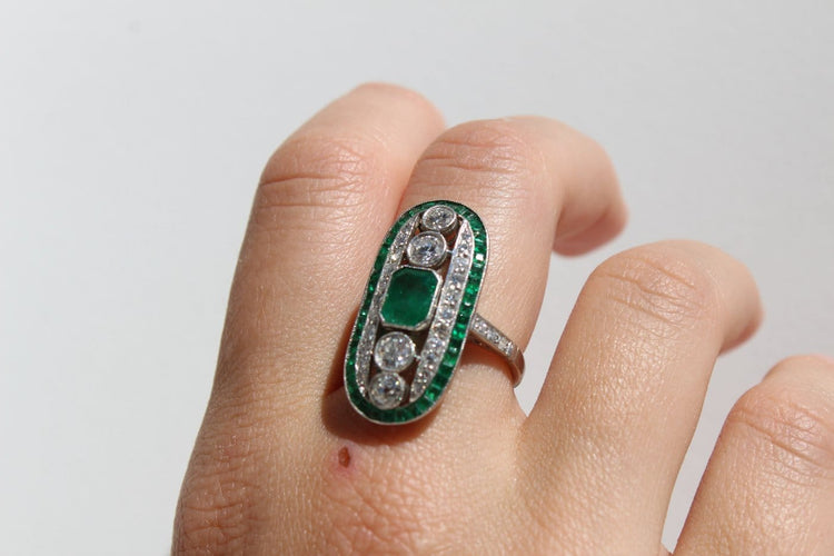 Bague 53 Bague Art déco en platine, émeraudes et diamants 58 Facettes ANILLO 12