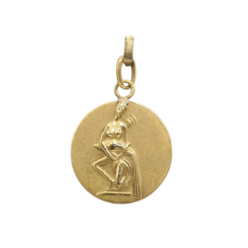 Pendentif Pendentif médaillon rond en or jaune 18 carats, femme portant une cruche 58 Facettes #2087