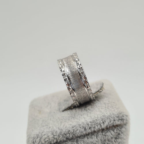 Bague 53 Bague en or blanc 18k 58 Facettes #2115