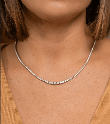 Collier Collier rivière en or blanc 18k serti de diamants, 7,58 ct 58 Facettes 567